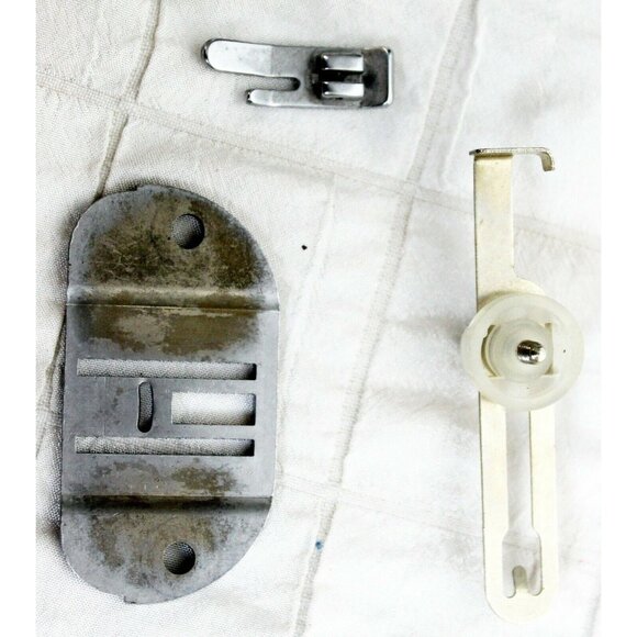 VTG SINGER Adjustable Seam Hem Guide 161172 Sewing Machine Attachment - Picture 2 of 10